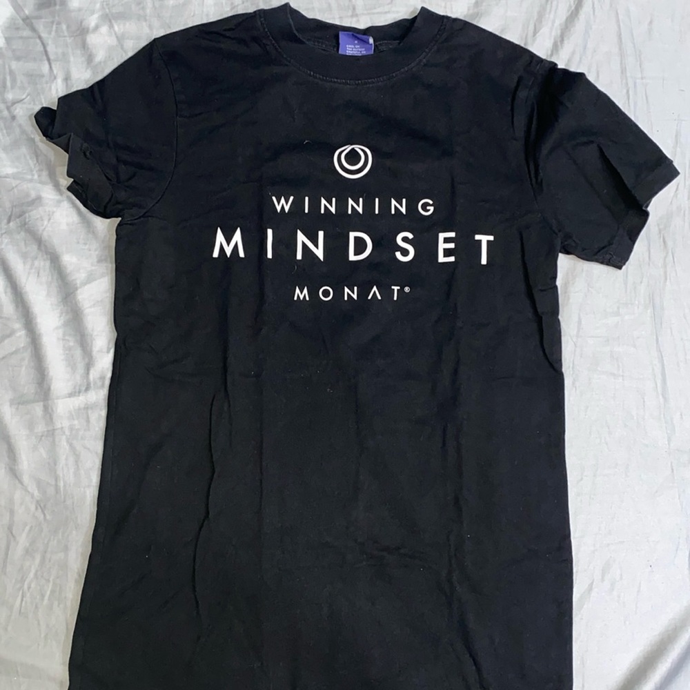 Monat tee